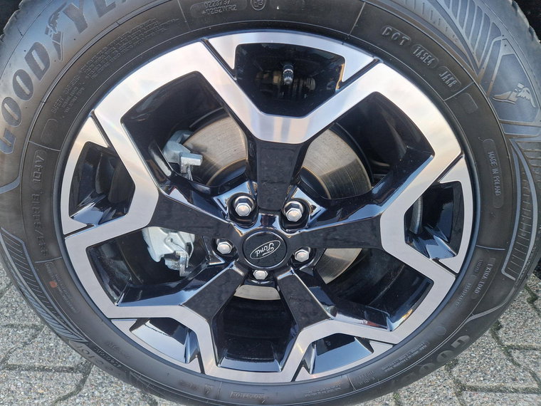Vehicle Image 6