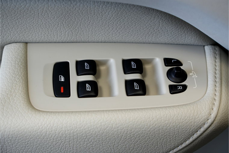 Vehicle Image 52