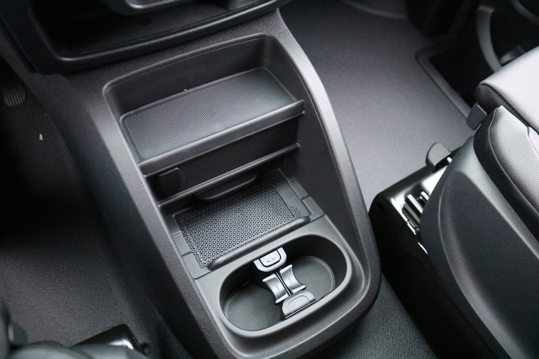 Vehicle Image 32