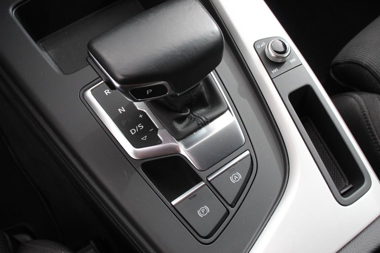 Vehicle Image 19