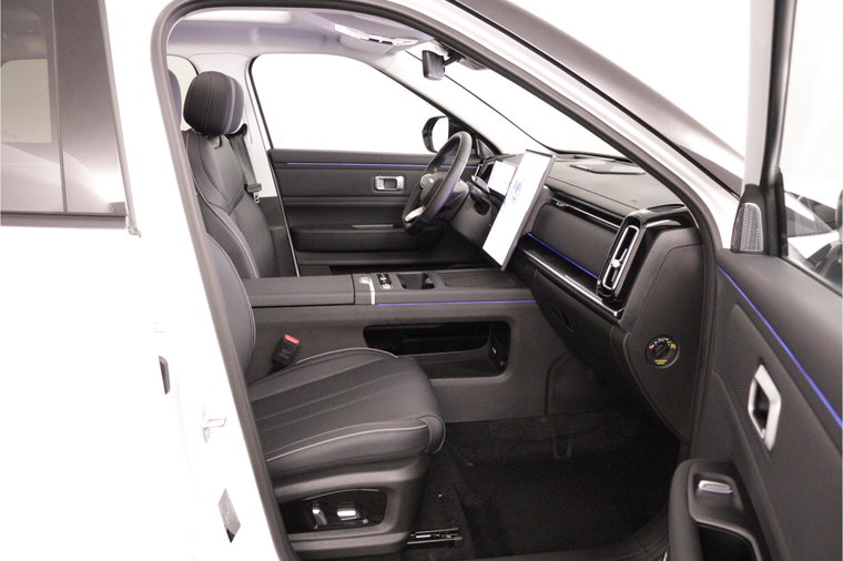 Vehicle Image 30