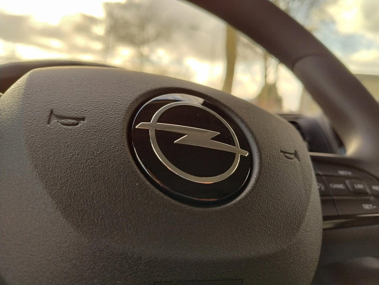 Vehicle Image 32