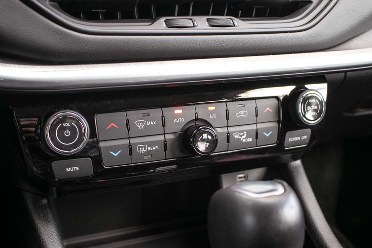 Vehicle Image 28