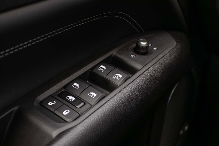 Vehicle Image 48