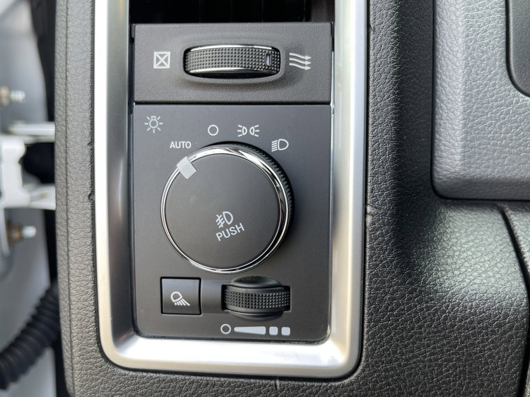 Vehicle Image 23