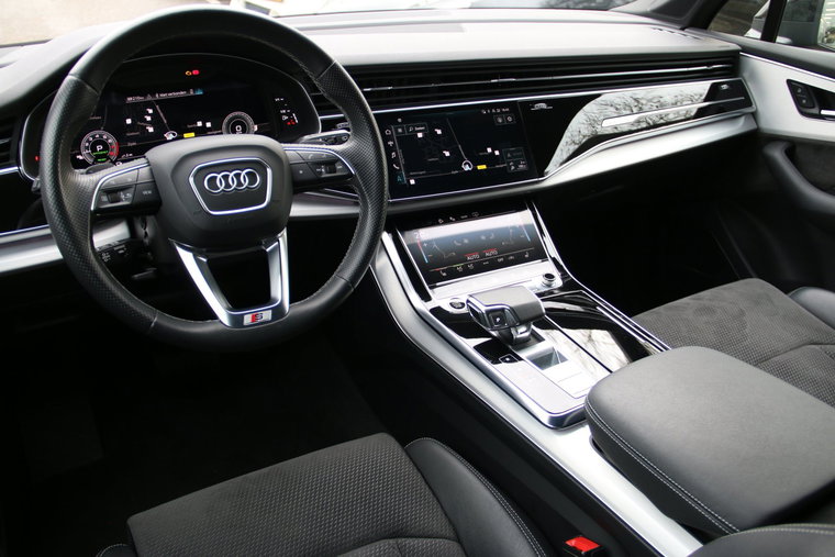 Vehicle Image 8