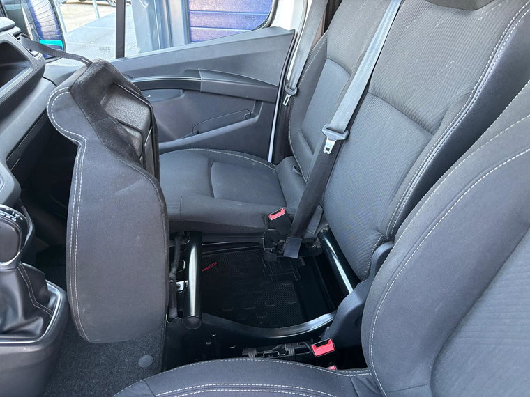 Vehicle Image 17