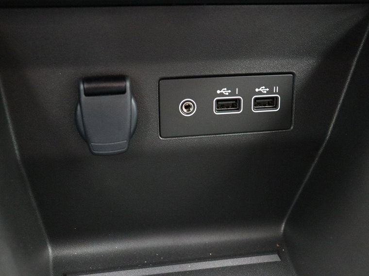 Vehicle Image 26