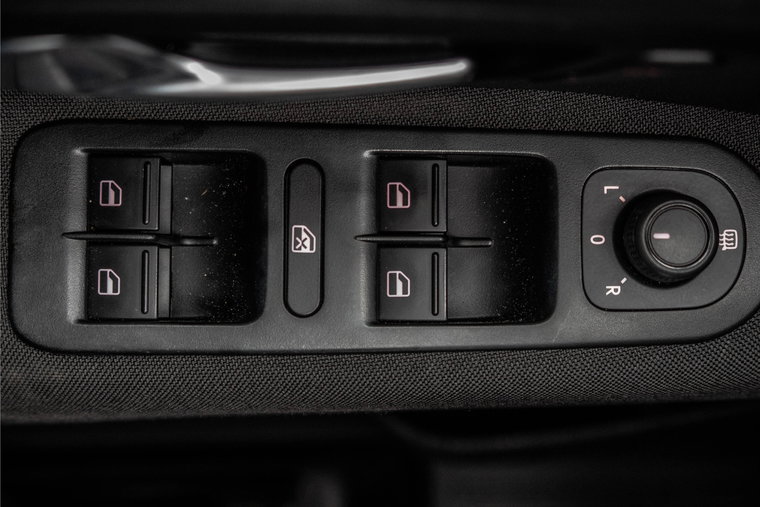 Vehicle Image 28