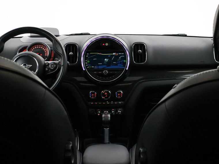 Vehicle Image 32