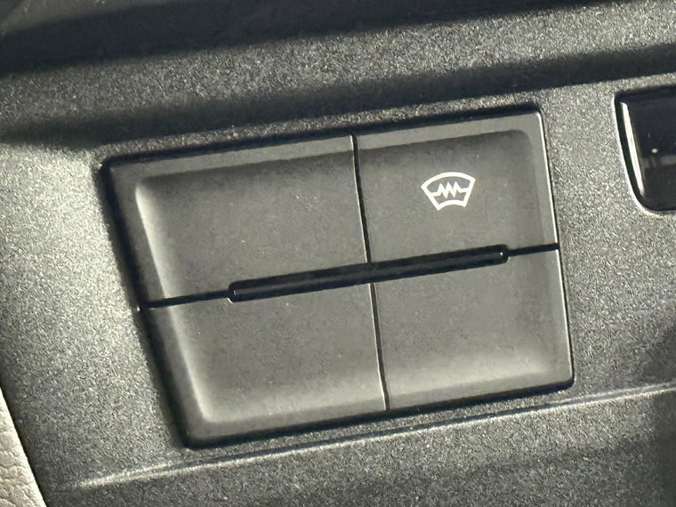Vehicle Image 29