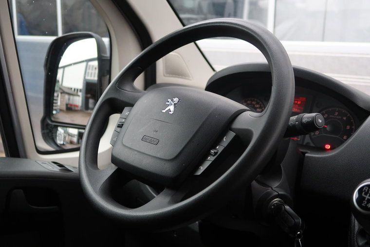 Vehicle Image 23