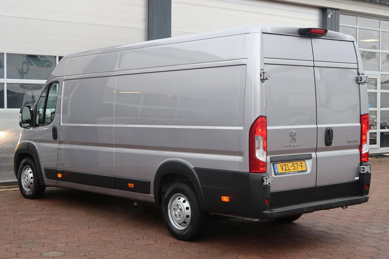 Vehicle Image 24