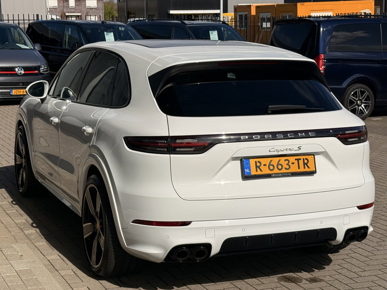 Vehicle Image 16