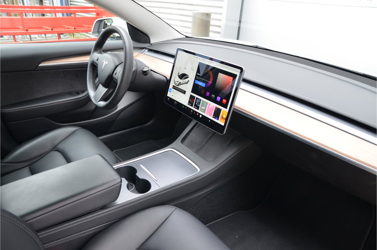 Vehicle Image 11