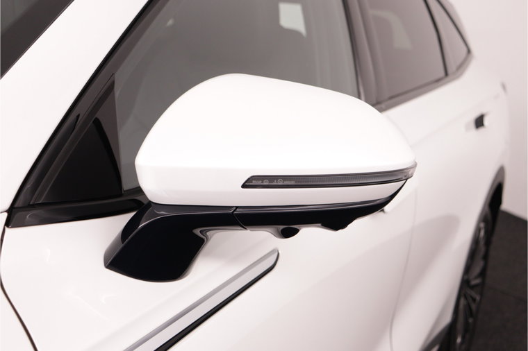 Vehicle Image 36