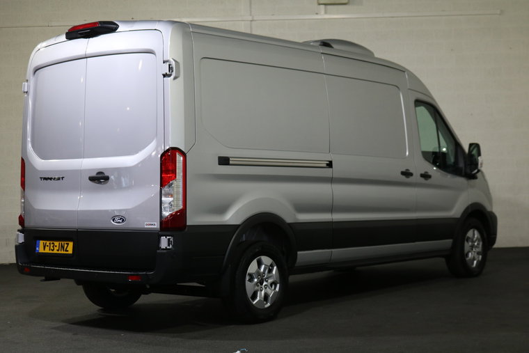 Vehicle Image 38