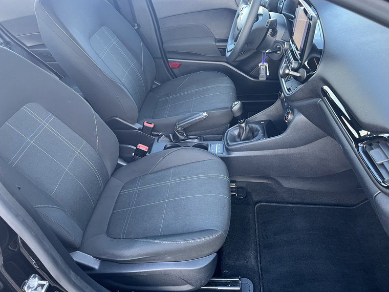 Vehicle Image 15