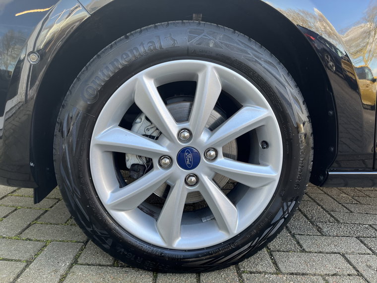 Vehicle Image 32