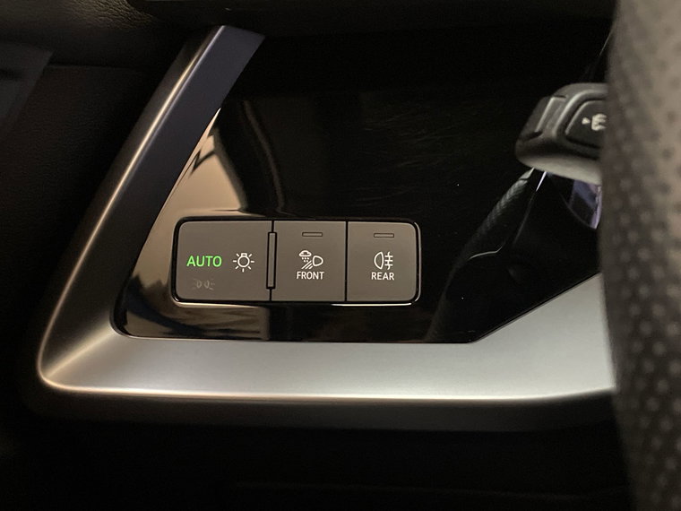Vehicle Image 26