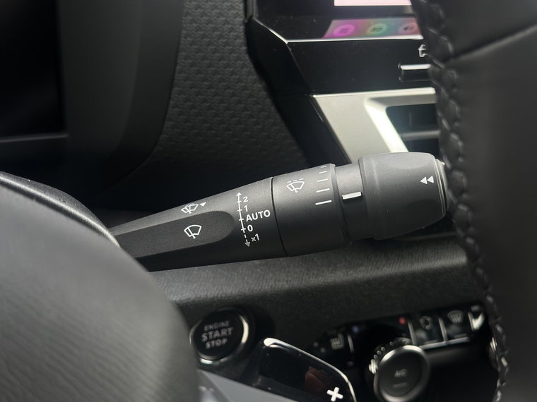 Vehicle Image 28