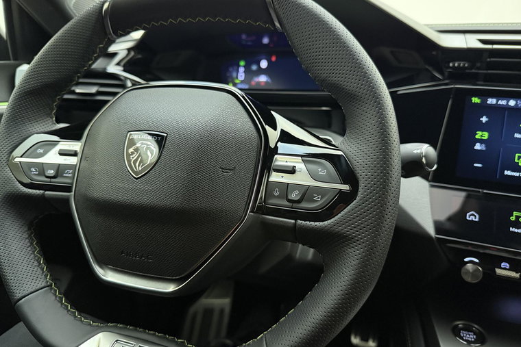 Vehicle Image 19