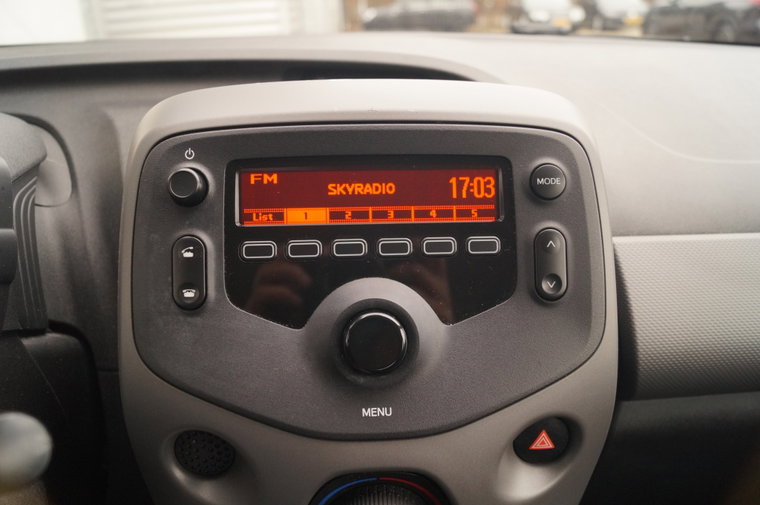 Vehicle Image 14