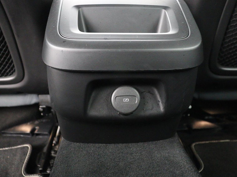 Vehicle Image 33