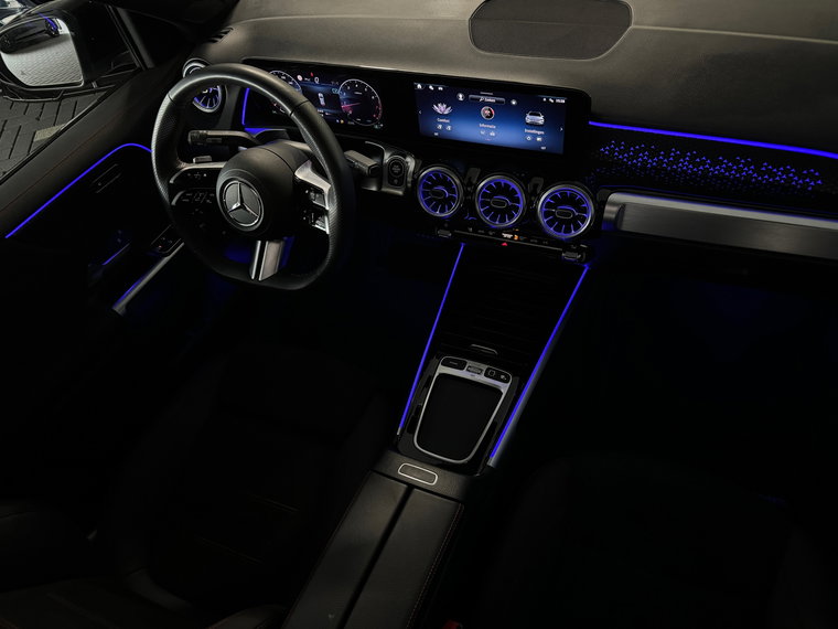Vehicle Image 42