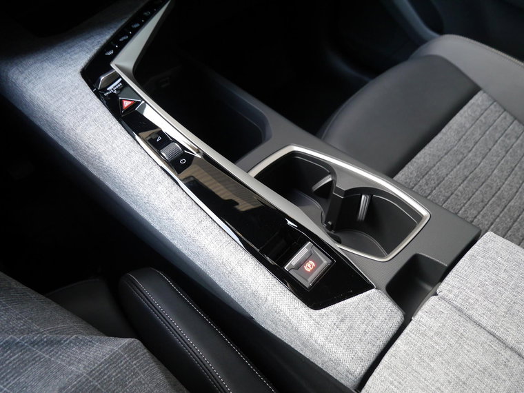Vehicle Image 40