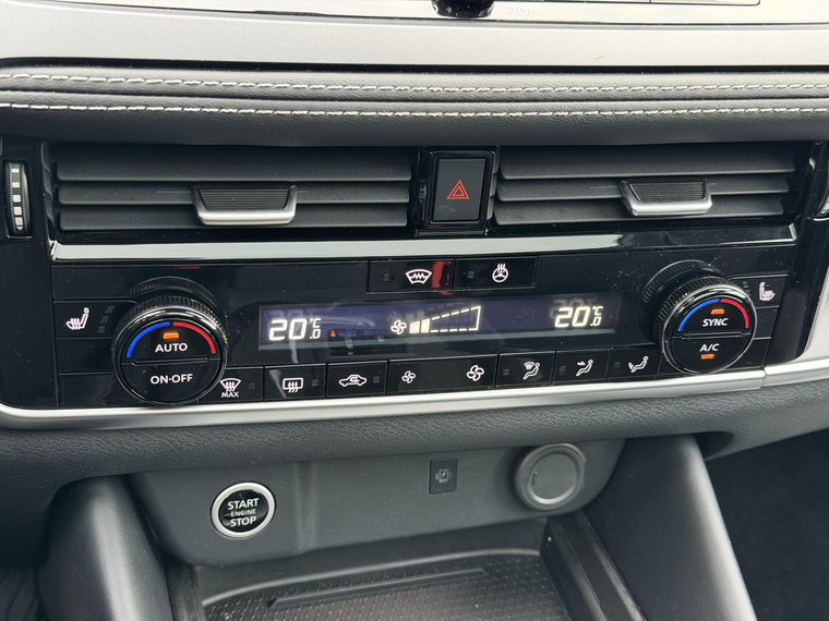 Vehicle Image 32