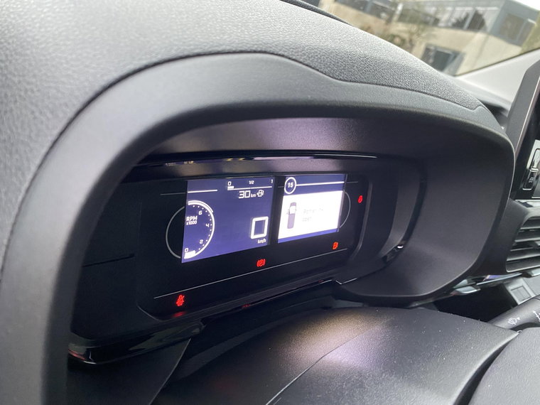 Vehicle Image 22