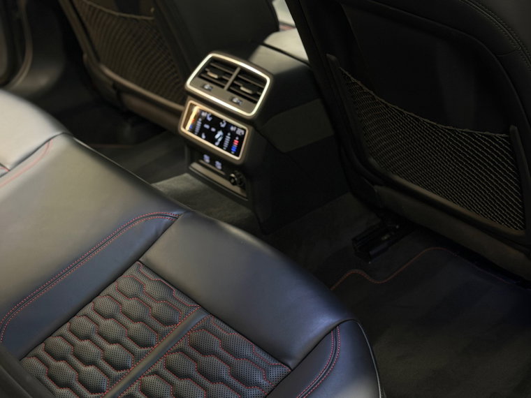 Vehicle Image 36