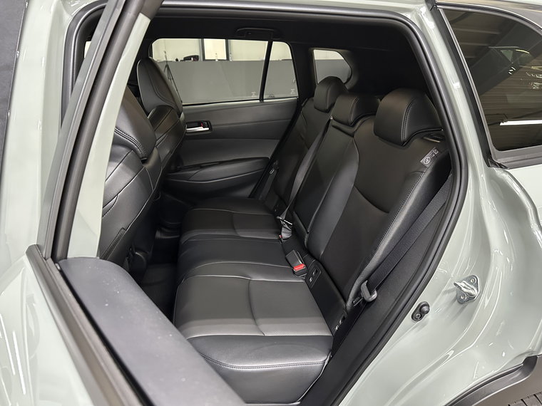 Vehicle Image 25