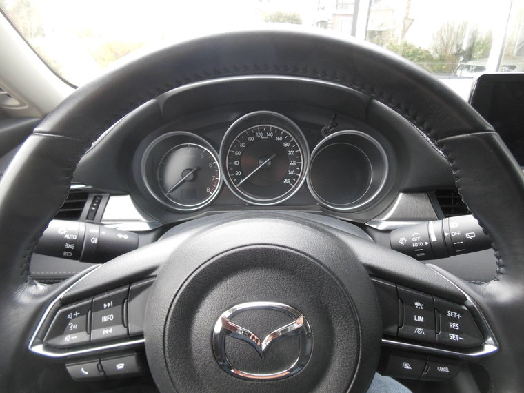 Vehicle Image 16