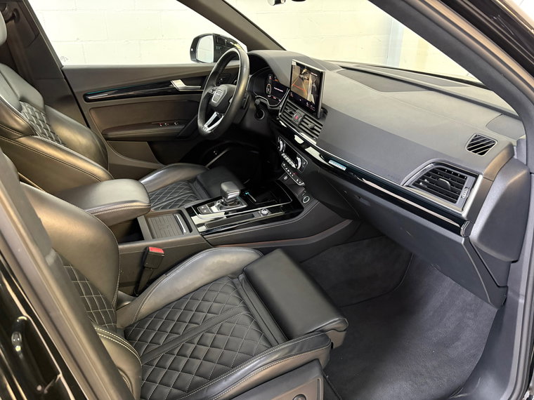 Vehicle Image 8