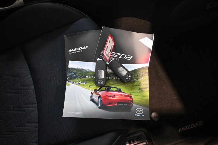 Vehicle Image 21