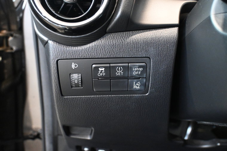 Vehicle Image 27