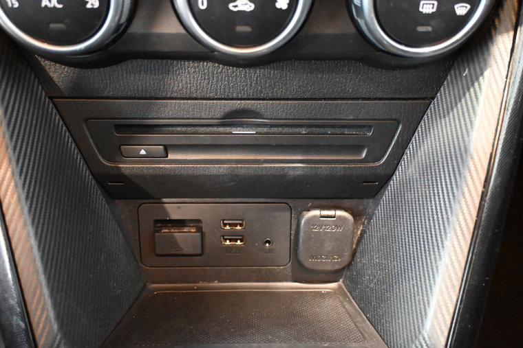 Vehicle Image 32