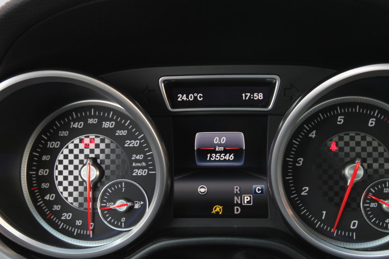 Vehicle Image 25