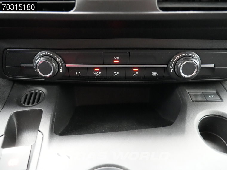 Vehicle Image 40