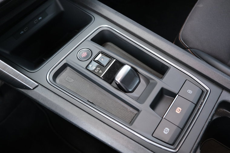 Vehicle Image 32
