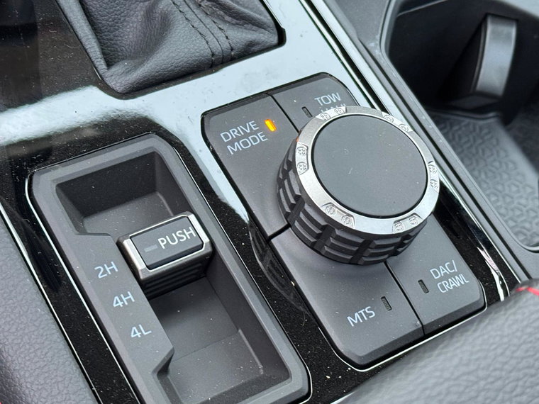 Vehicle Image 26