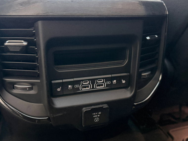 Vehicle Image 38