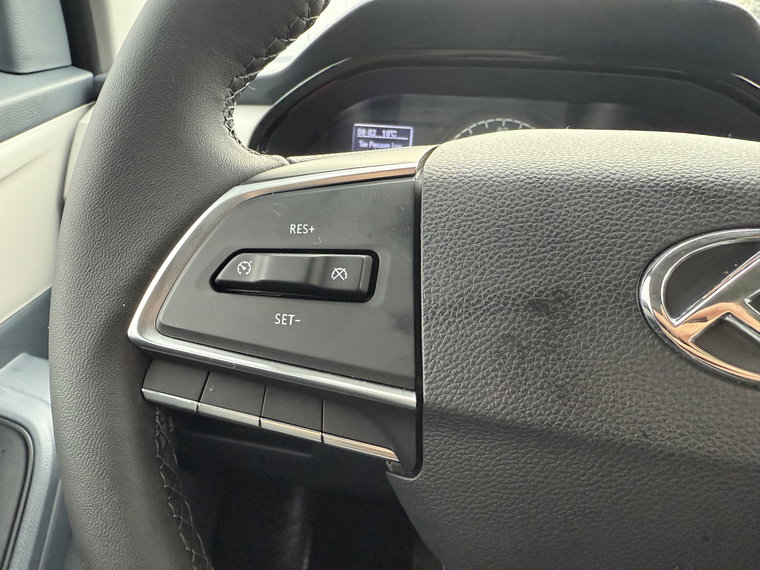 Vehicle Image 24