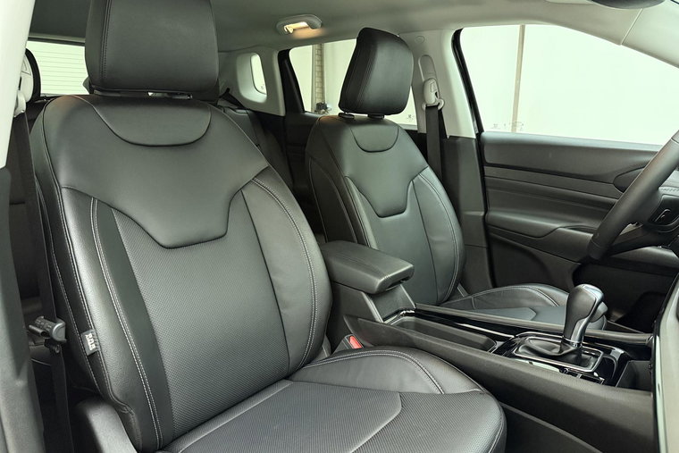 Vehicle Image 14