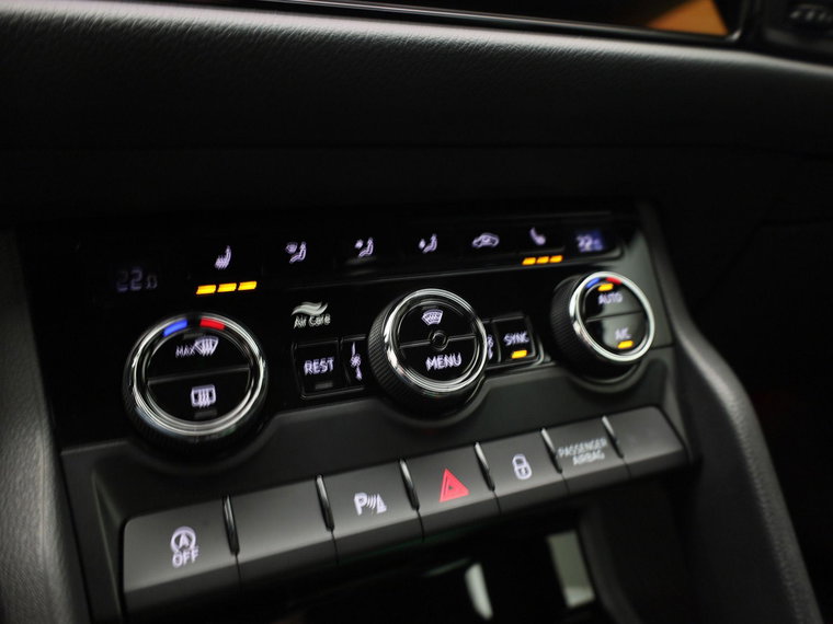 Vehicle Image 26