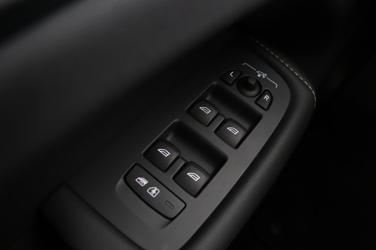 Vehicle Image 48