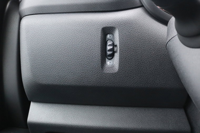 Vehicle Image 37