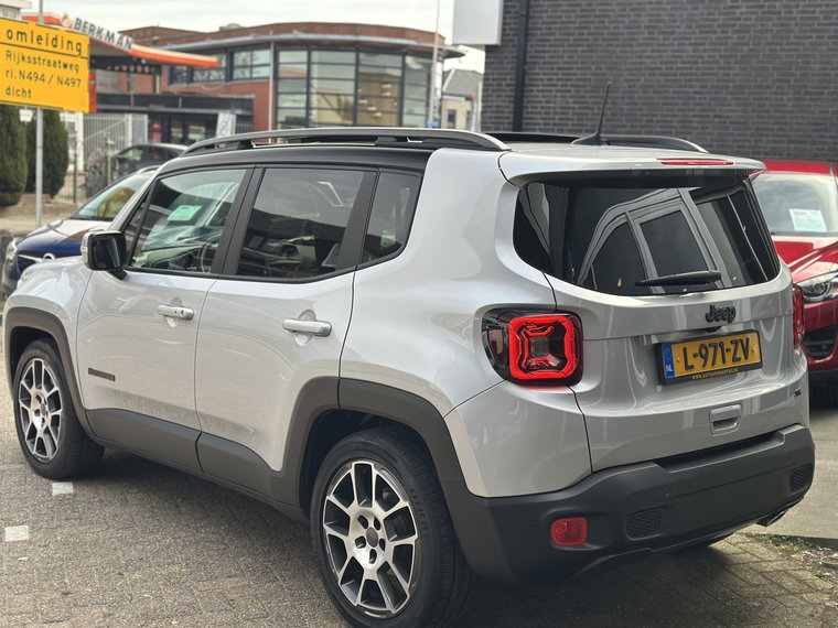 Vehicle Image 40